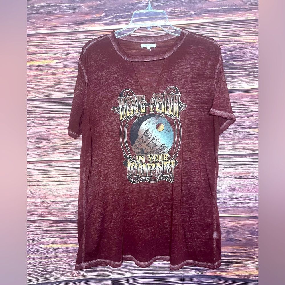Maurice’s Maroon “Have Faith in your Journey” Top. Size Large.